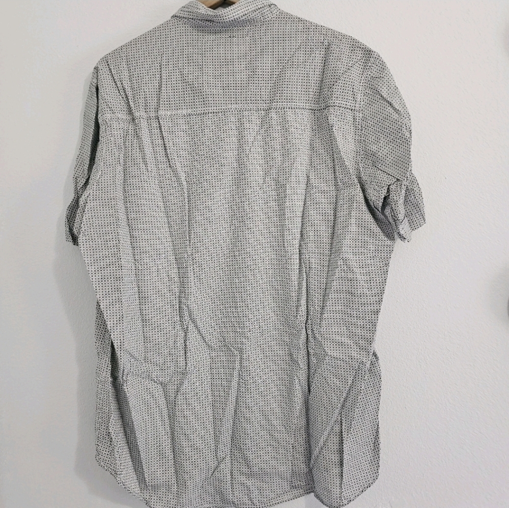 Broken Threads • Short Sleeve Button Up - Picture 3 of 5